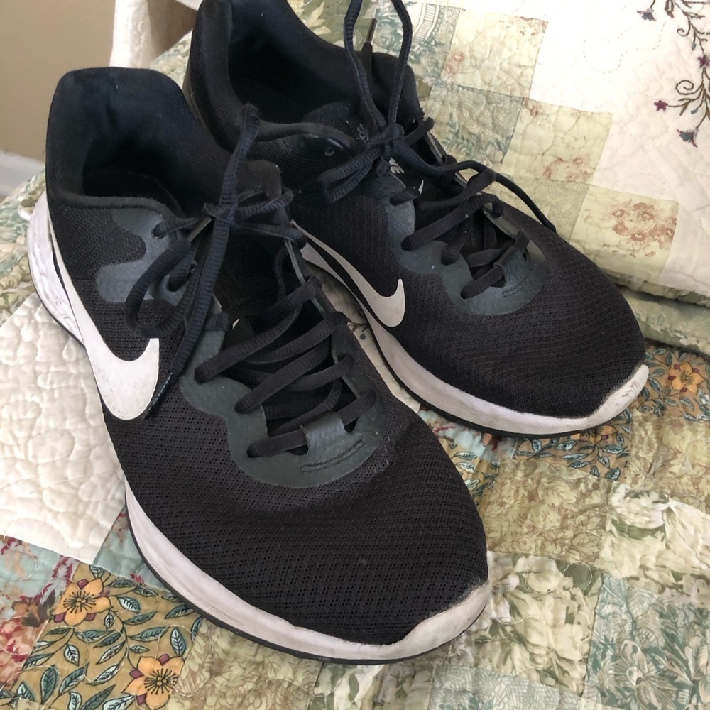 Nike Sneakers Size 9 - Picture 3 of 6